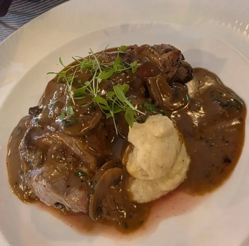 Meat an gravy
