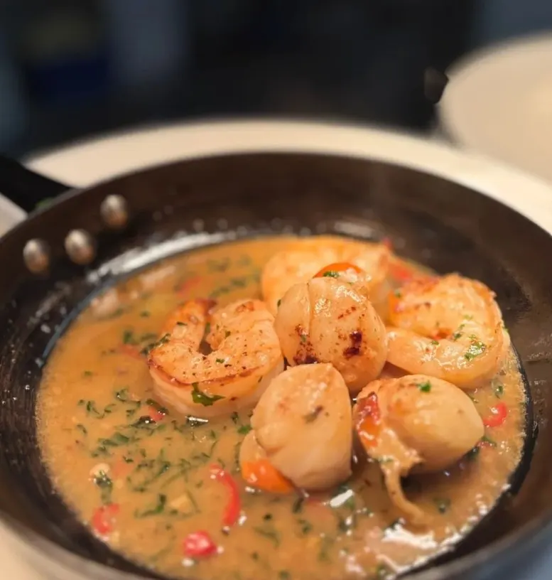 Scollops and prawns